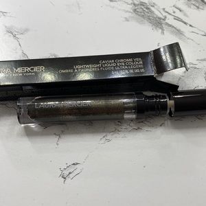 NWT Laura Mercier caviar chrome veil: night sky 
Never used 
Still in box